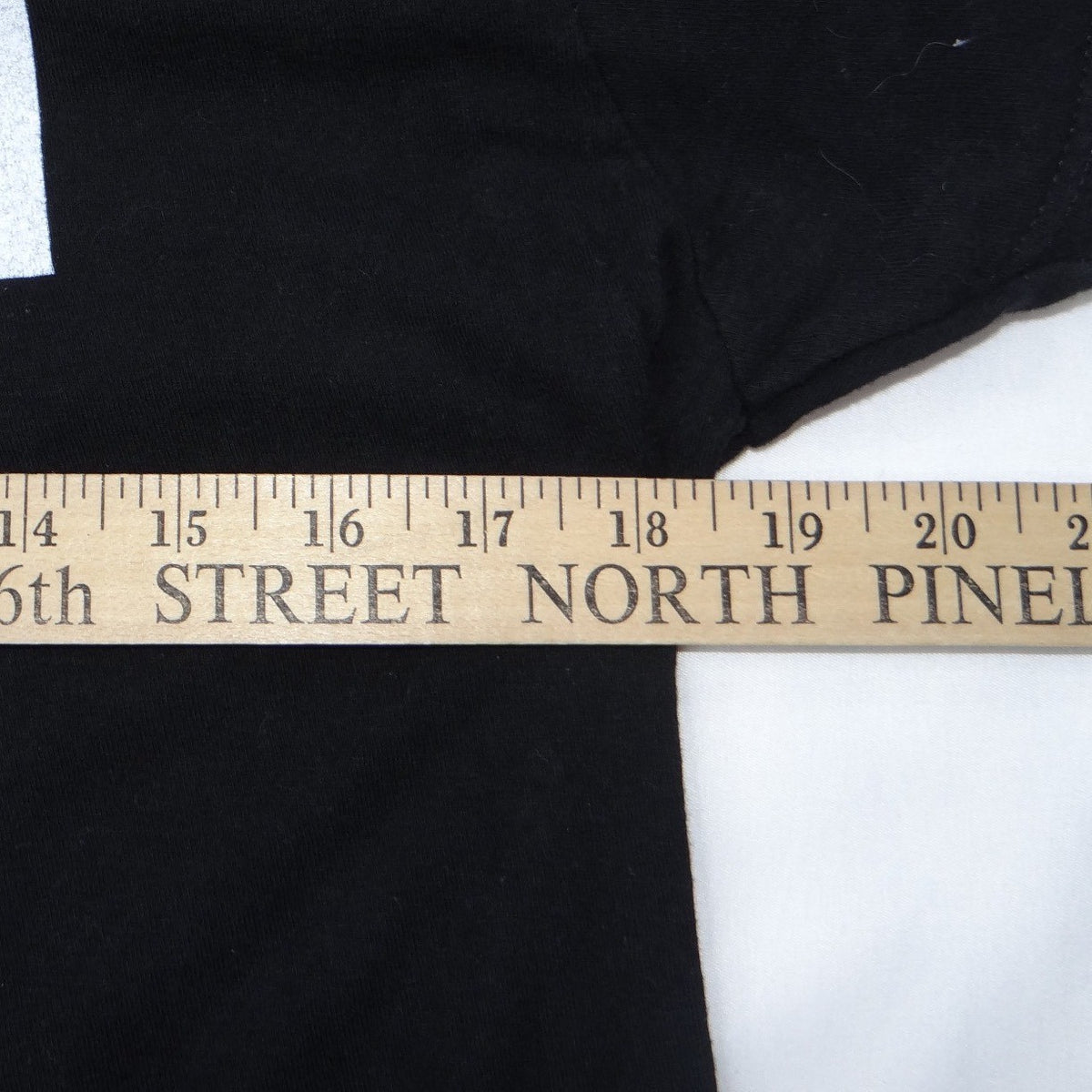 Johnny Cash Mens XL Black Graphic T-Shirt Short Sleeve Cotton Crew Neck 1678