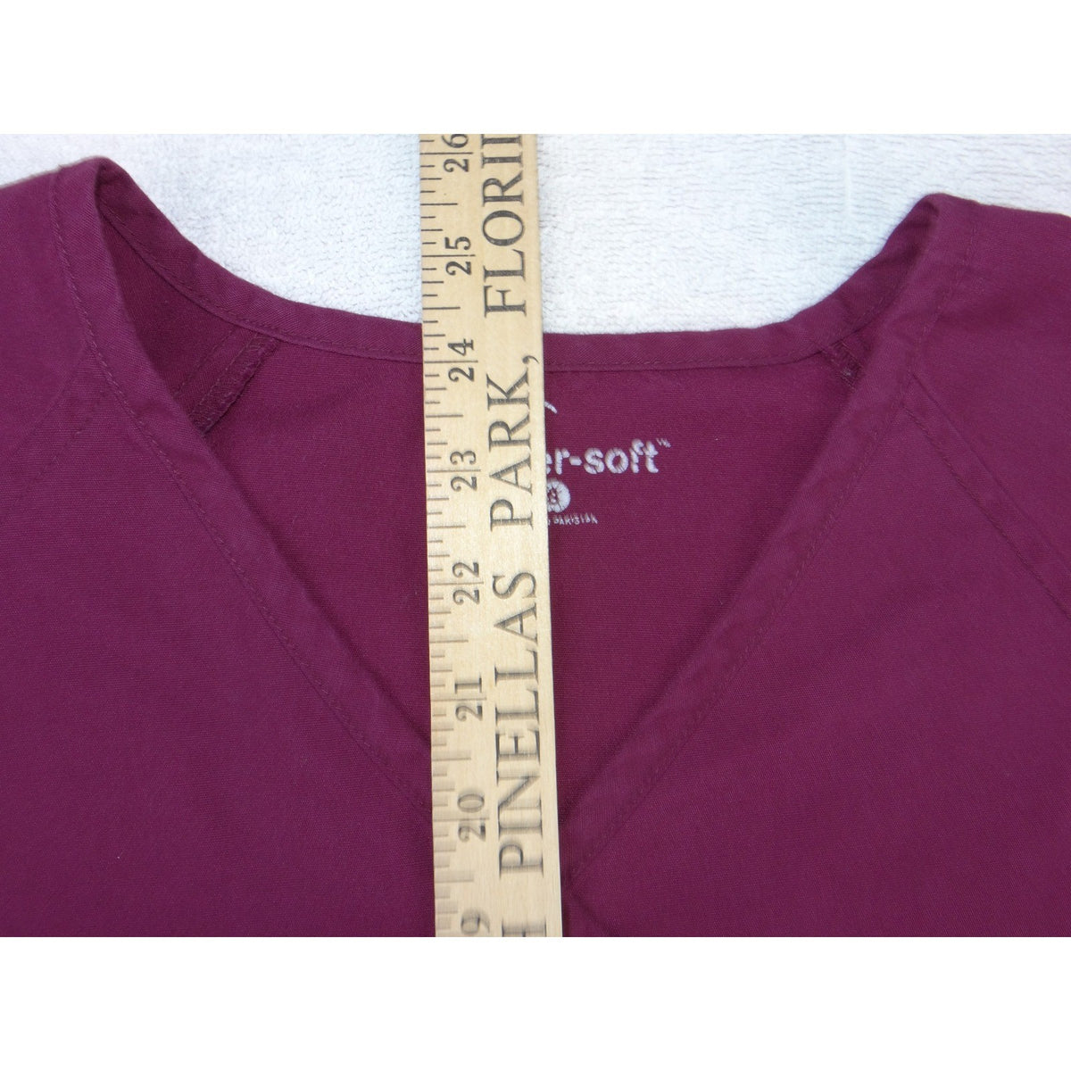 Butter-Soft Scrub Top Womens Small Burgundy V-Neck Short Sleeve Raglan Pockets4