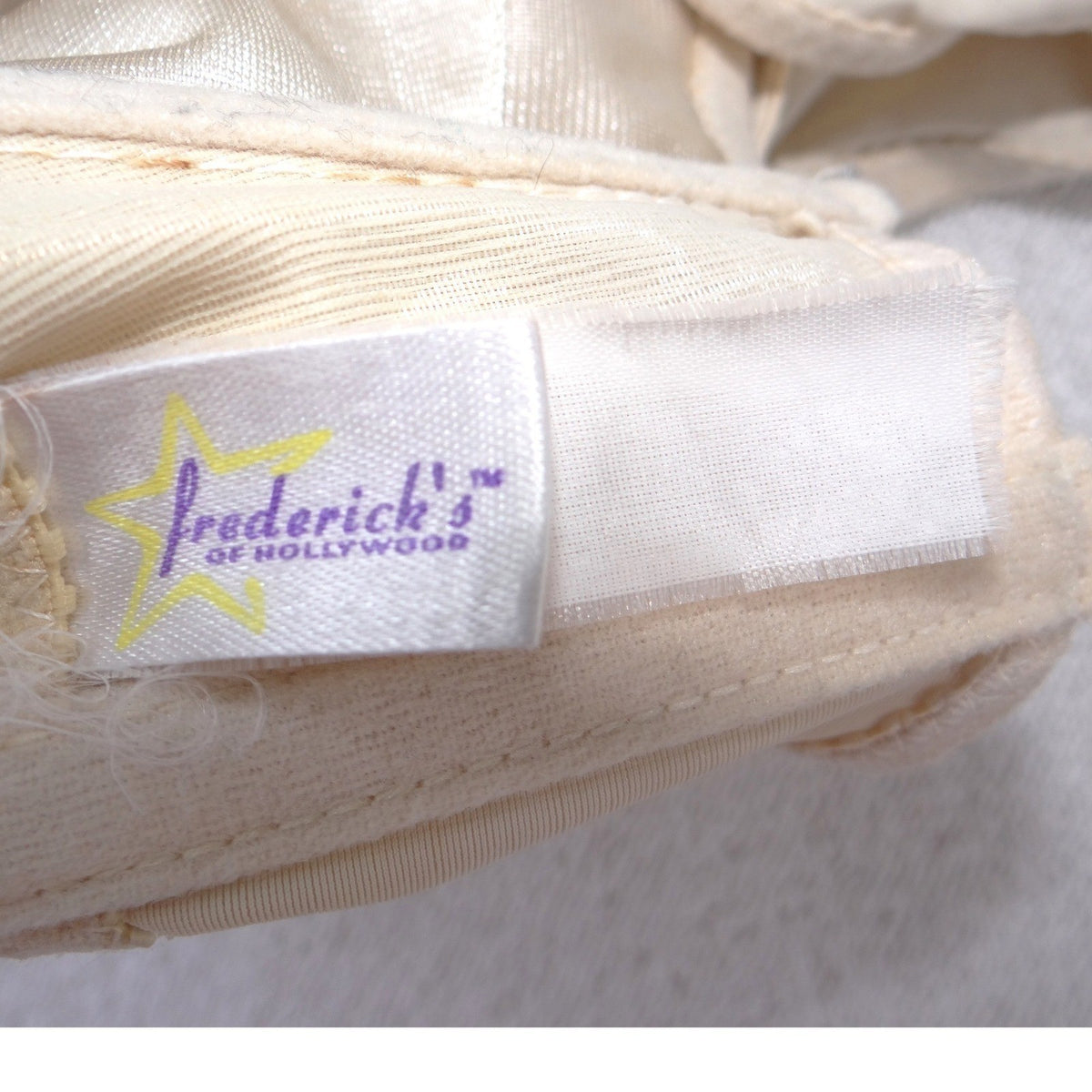 Fredericks of Hollywood Diva Racerback Bra Beige Nude Front Clasp Underwire1