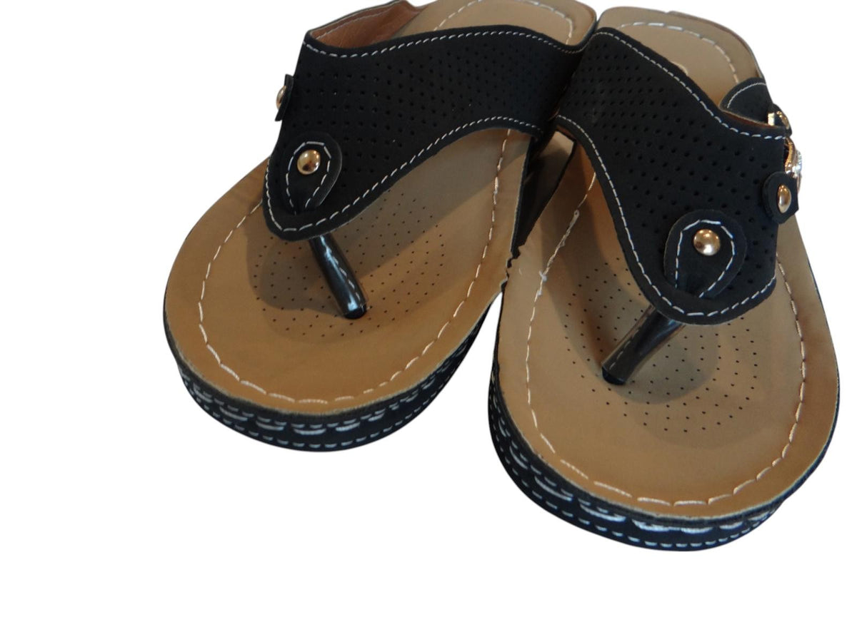 Stylish Women's Black Flip-Flop Sandals with Decorative Buckle1