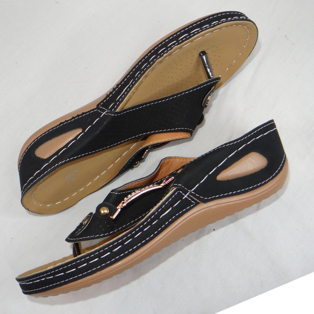 New Womens Black Wedge Thong Sandals Rhinestone Accent Comfort Slip On Size 8.51