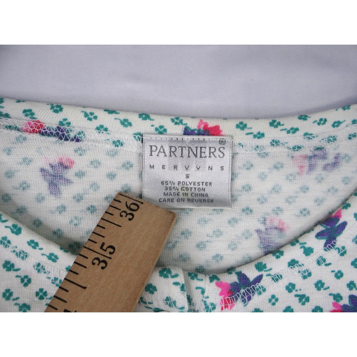 PARTNERS Mervyns Womens Size Small Floral Print V Neck Short Sleeve Top1