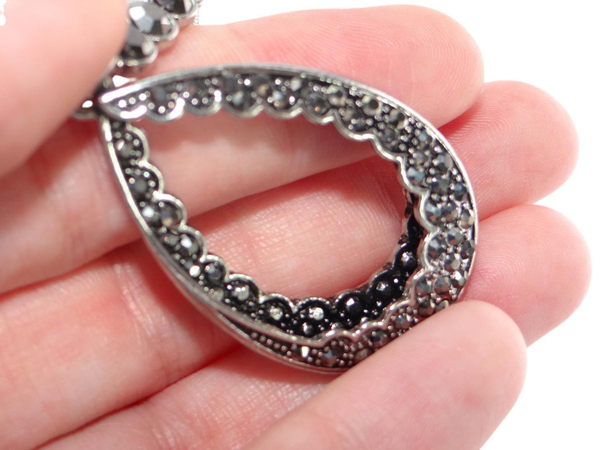 Elegant Black & Silver Teardrop Necklace with Matching Earrings3