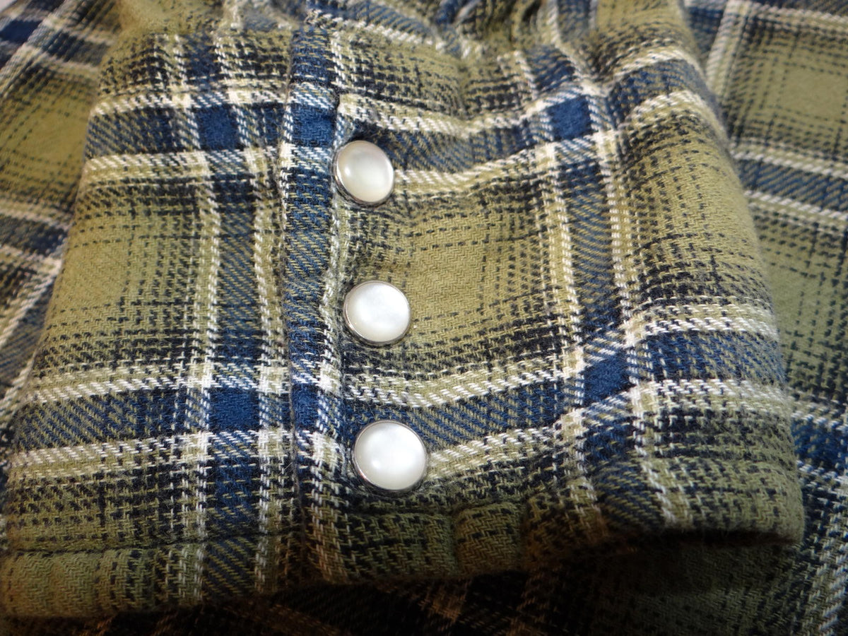 Men's Olive Green Plaid Casual Shirt with Snap Buttons2