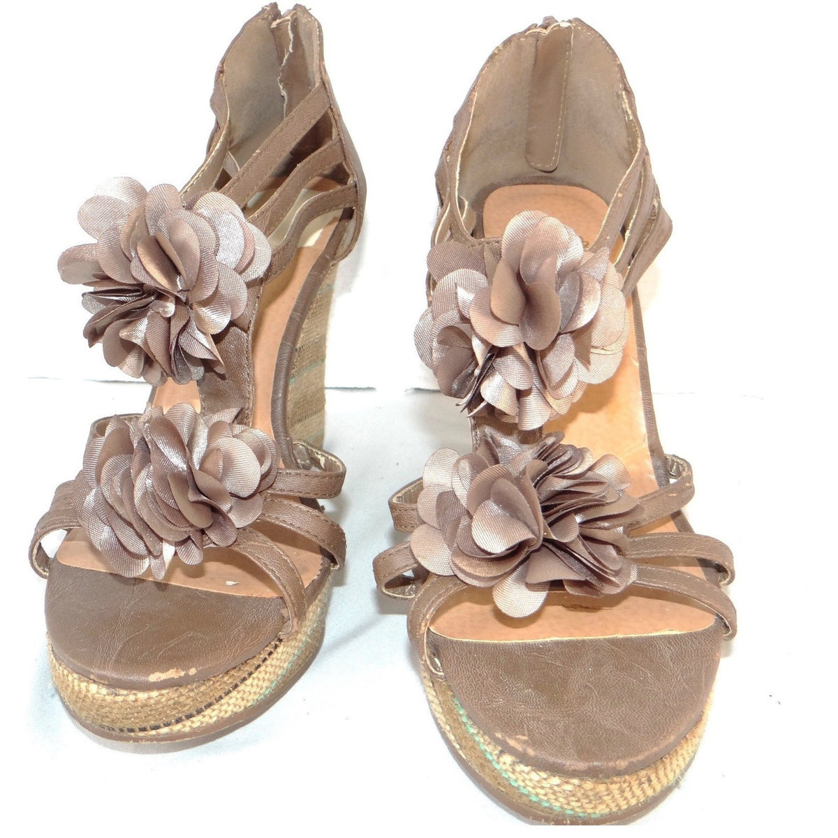 Sbicca of California Womens Floral Wedge Sandals Taupe Strappy Flower Heels 92