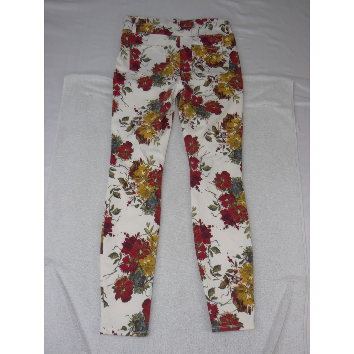Time and Tru Womens Floral Skinny Pants White Red Yellow Size M 8 10 High Rise1