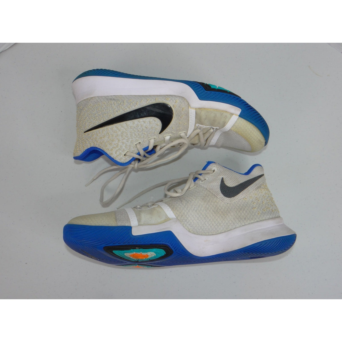 Nike Kyrie 3 White Black Hyper Cobalt Basketball Shoes 852395 102 Mens 9.51