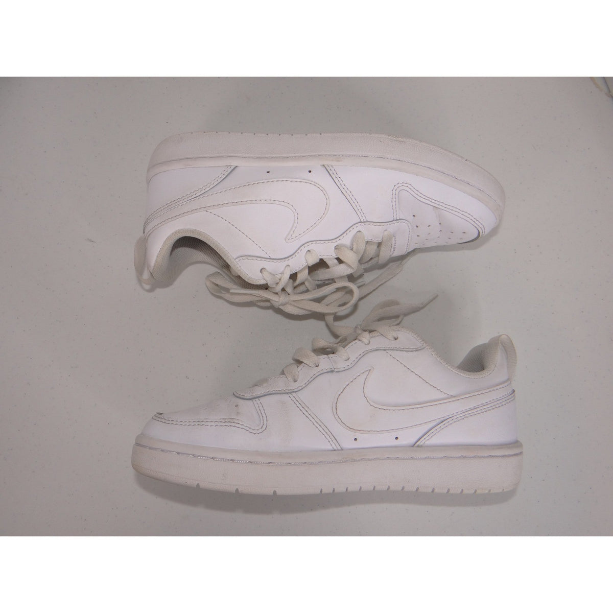 Nike Court Borough Low 2 Triple White Kids Sneakers BQ5448 100 Size 4.5Y1