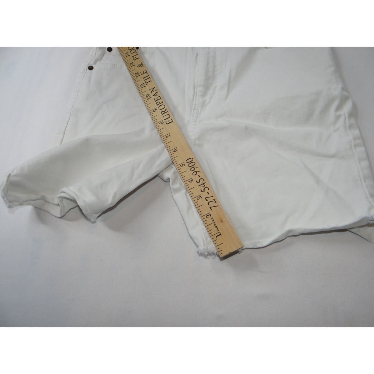 Free Assembly Womens White Longline Denim Shorts Raw Hem Size 14