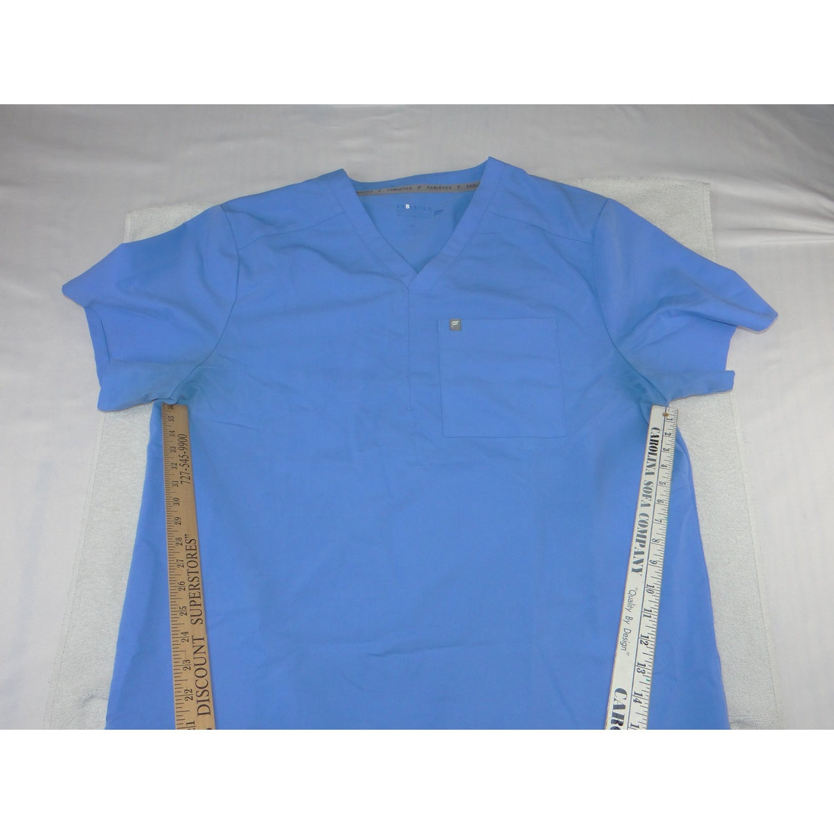 Fabletics Blue V-Neck Scrub Top Mens XL Short Sleeve Chest Pocket Performance12