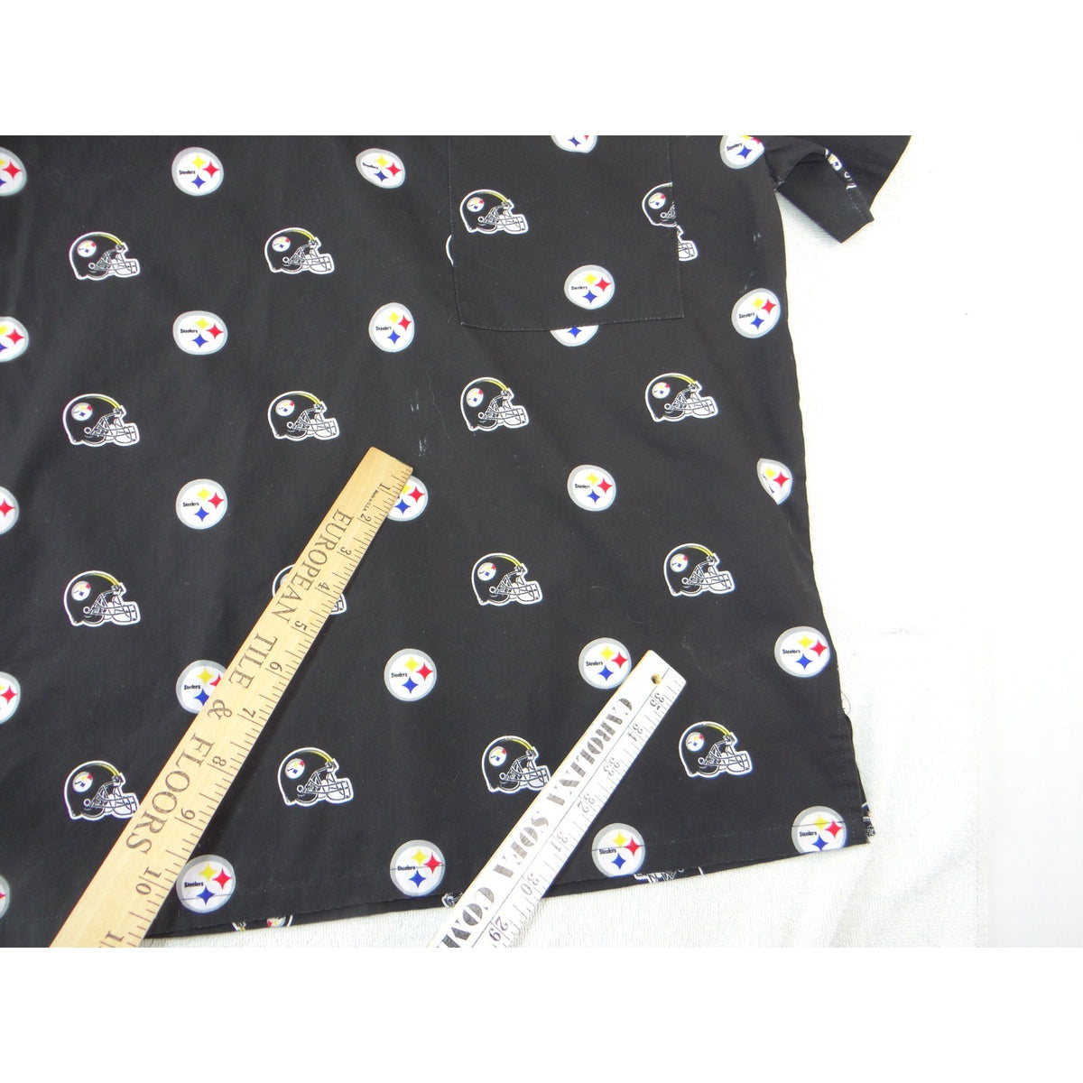 NFL Team Apparel Pittsburgh Steelers Scrub Top Womens Black V-Neck Logo Print L1