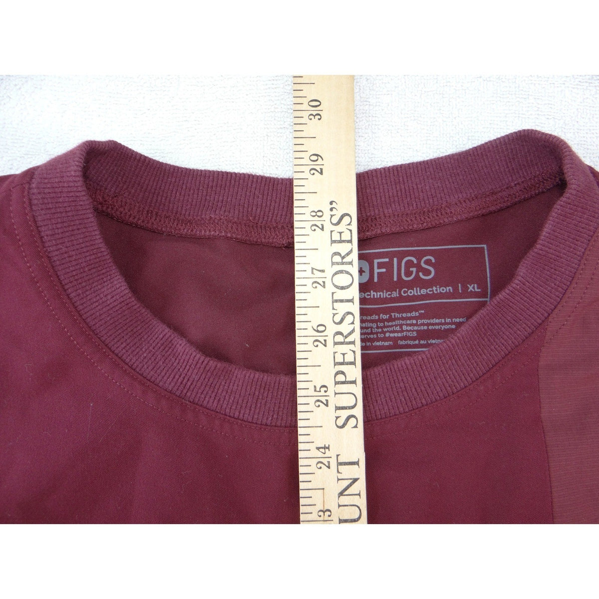 FIGS Technical Collection XL Burgundy Maroon Scrub Top Zip Pocket 2408
