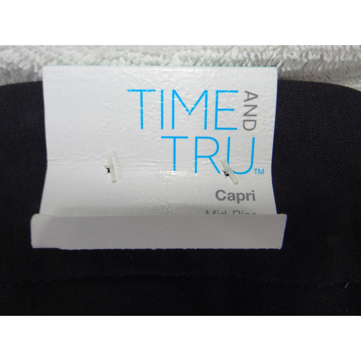 Time and Tru Womens Black Mid Rise Capri Pants Stretch Cropped Trousers XL 16 182