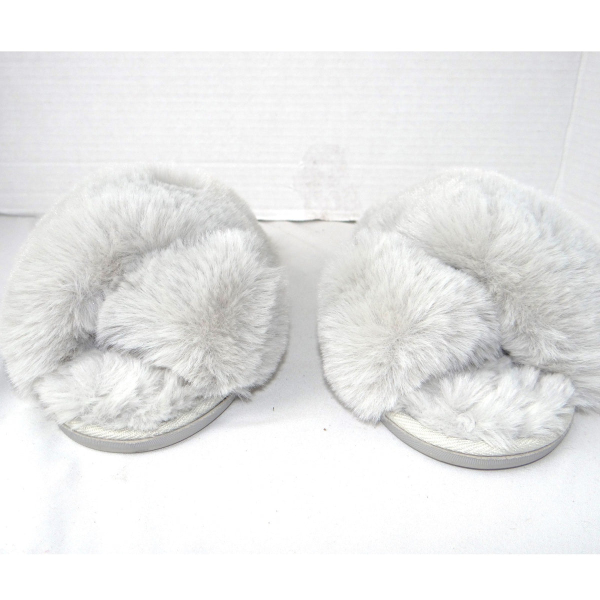Nicole Miller New York Womens Faux Fur Criss Cross Slippers Grey Size M 6.5-7.5