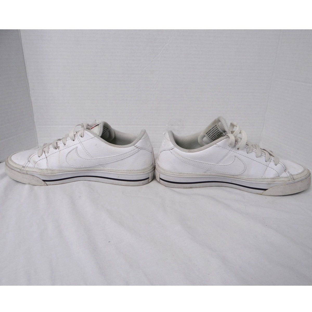 Nike Sport Shoes DH3161 101 White Lace Up Sneakers Youth Size 6.55