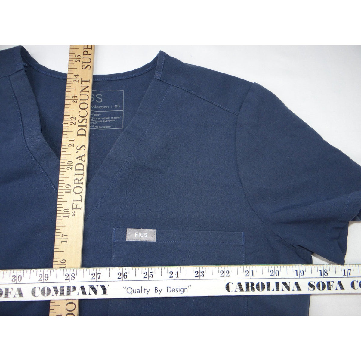 FIGS Technical Collection Navy Blue V Neck Scrub Top Womens XS Chest Pocket4