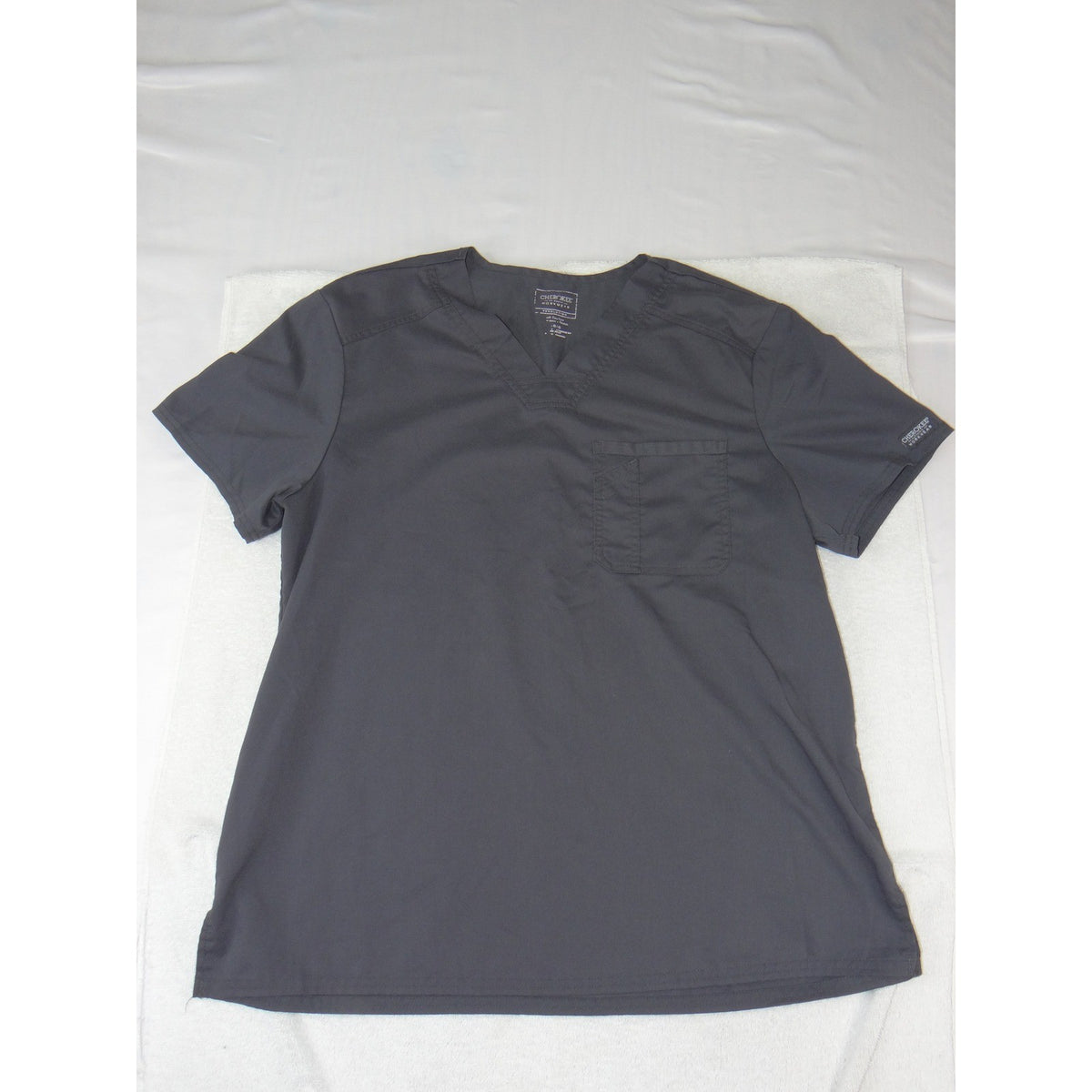 Cherokee Workwear Revolution Scrub Top Mens Large Gray V Neck WW670 40492