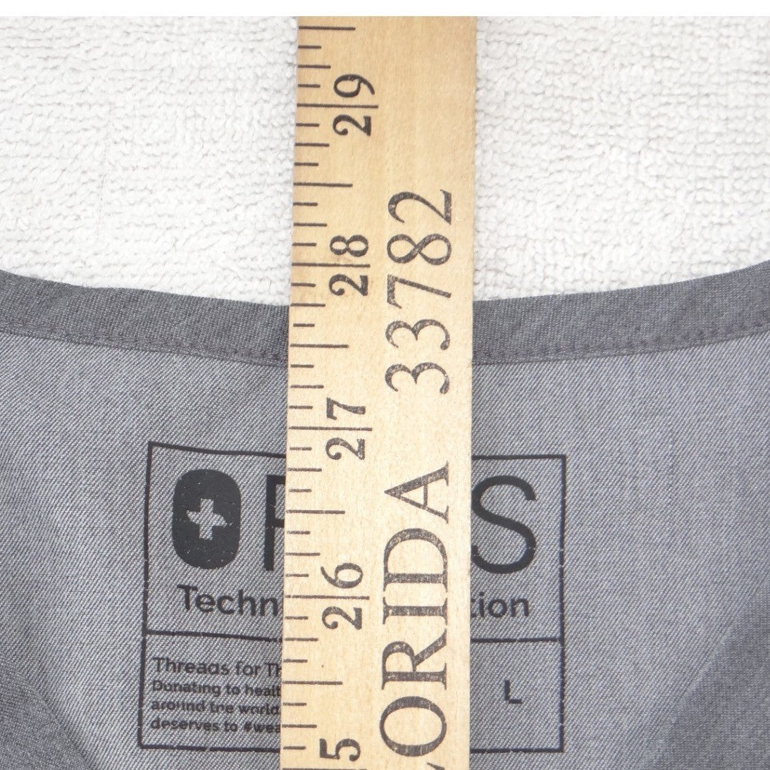 FIGS Technical Collection Mens V-Neck Scrub Top Heather Gray Size L